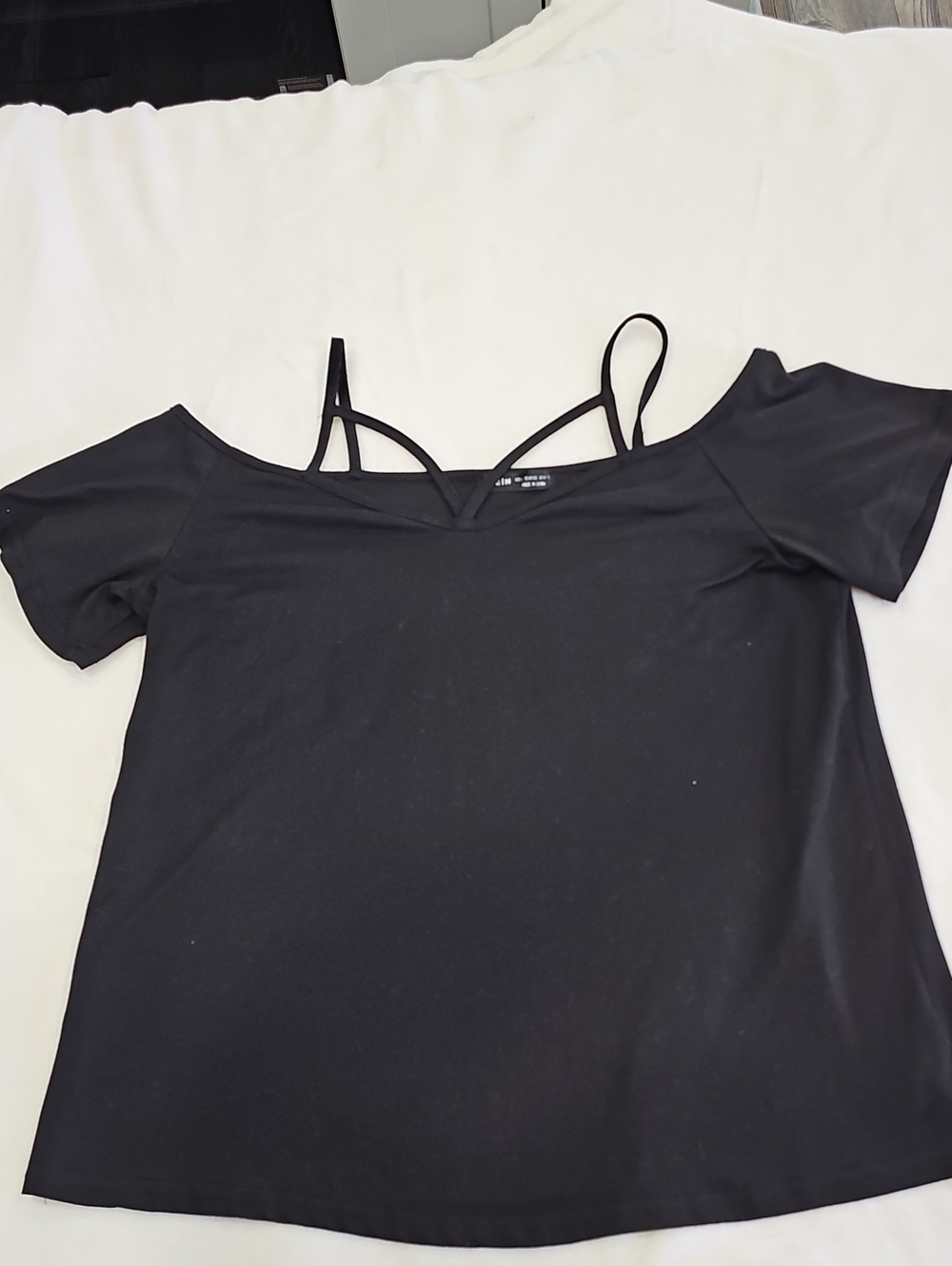 SHEIN Black Off-Shoulder Strappy Tank Top